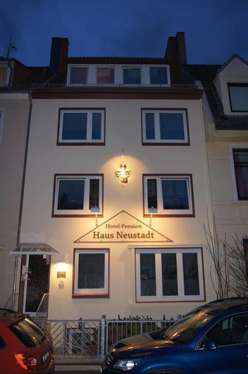Hotel-Pension Haus Neustadt BRE Exterior photo